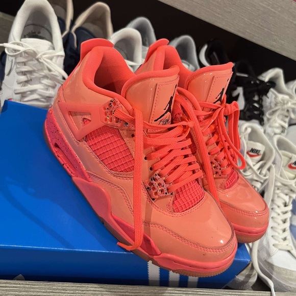 Hot punch sneakers Jordan 4 retro size 6 - Picture 1 of 4